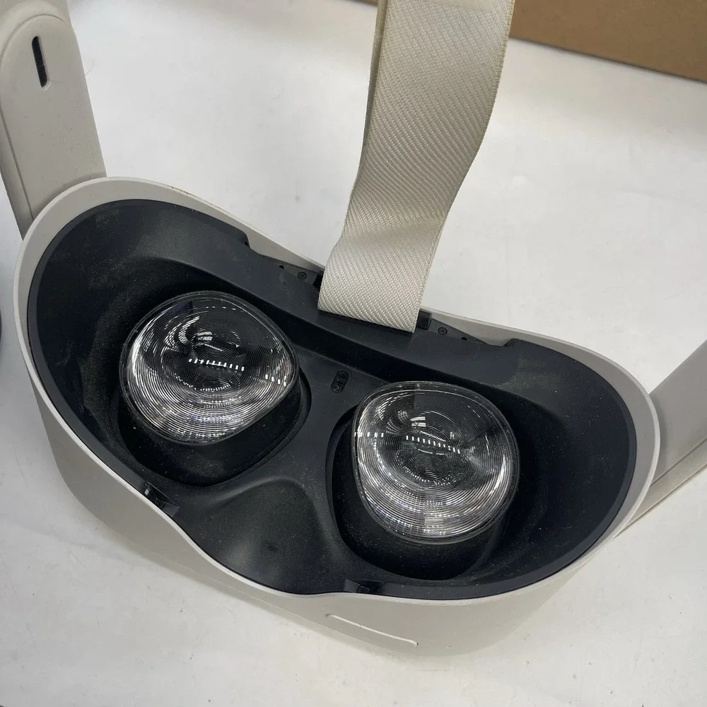 Meta Oculus Quest 2 KW49CM 128GB All-In-One VR Headset W/ Controllers & Box